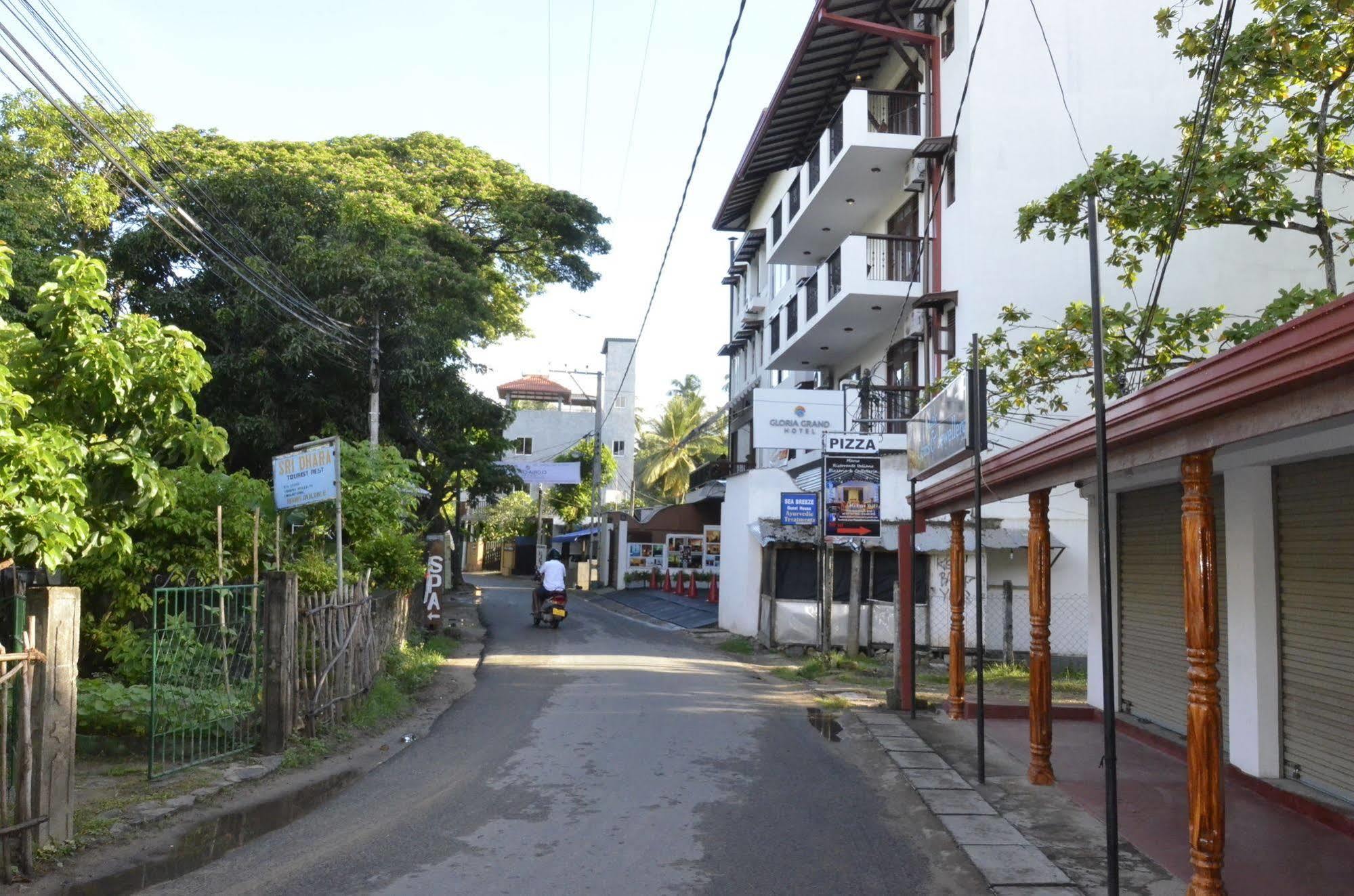 Gloria Grand Hotel Unawatuna Exterior photo