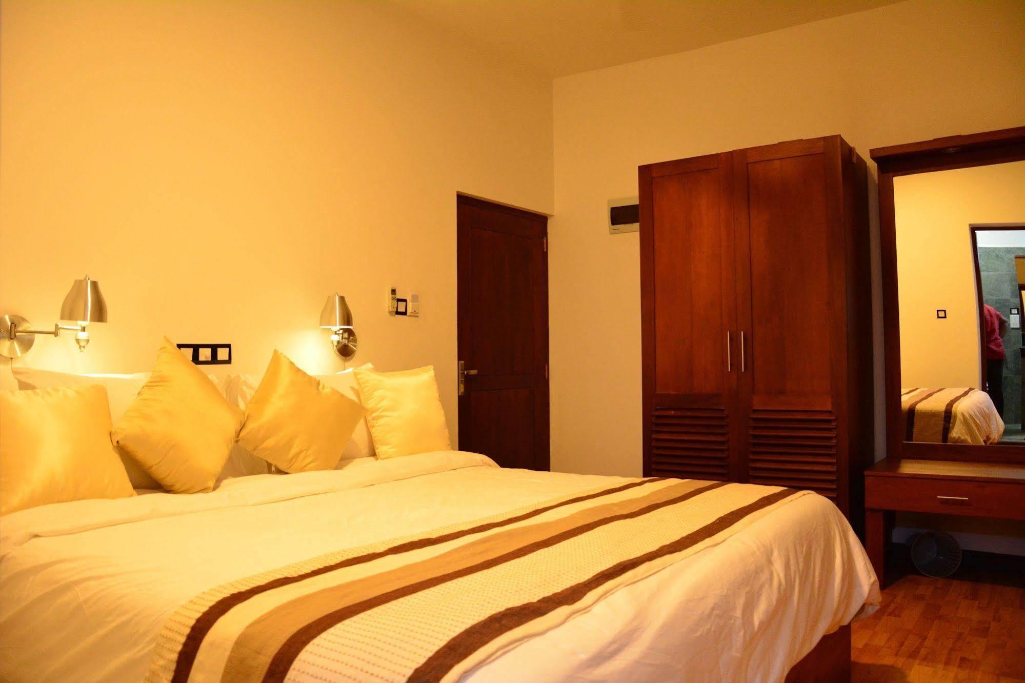 Gloria Grand Hotel Unawatuna Exterior photo