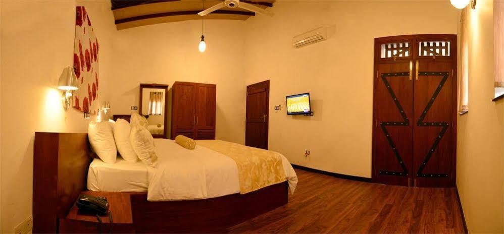 Gloria Grand Hotel Unawatuna Exterior photo